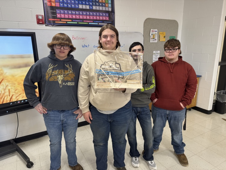ACCENTRAL262's tweet photo. Greenhouse students finished up their structures unit by building model greenhouses. They were required to have a heating &amp; cooling system, irrigation system, glazing material, and be built as one of the greenhouse structures discussed in class. https://t.co/p6s0enzAQs