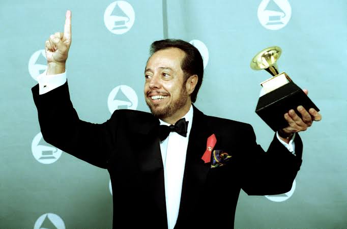 Kabeto_b's tweet image. En 1941, nace "Sérgio Mendes" en Río de Janeiro, Brasil. 🇧🇷

Fusionó la bossa nova con otros ritmos. Se destacan éxitos de su banda Brasil '66 y colaboró con muchos artistas. 

Fallece en Septiembre de 2024.🕊️
#SergioMendes 🎂#Bossanova #Brasil