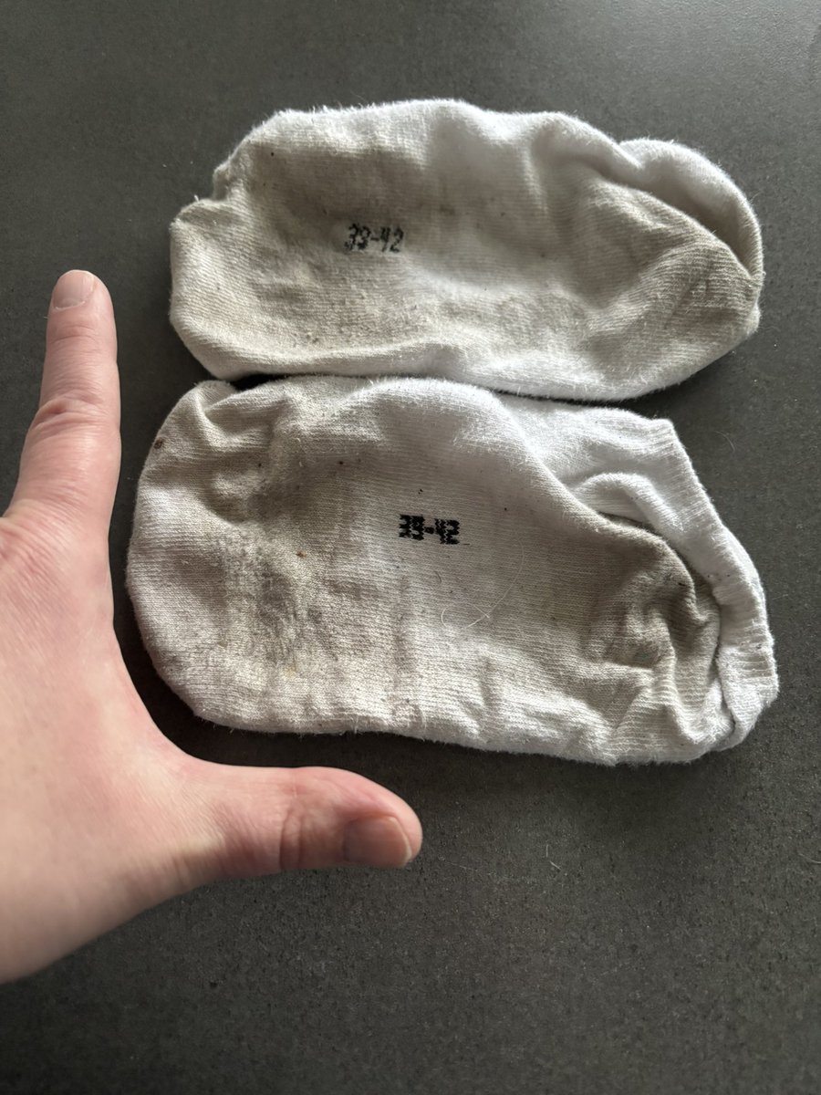 Da wird sich definitiv jemand freuen, wenn er meine 3 Tage duftenden Söckchen bekommt.
Wer ist der Nächste? 

Someone will definitely be happy to receive my socks that smelled wonderful for three days. Who's next?

<a href="/rt_feet/">Feet RT PROMO 💯K</a> <a href="/slavekane/">RT Findom 60k</a>