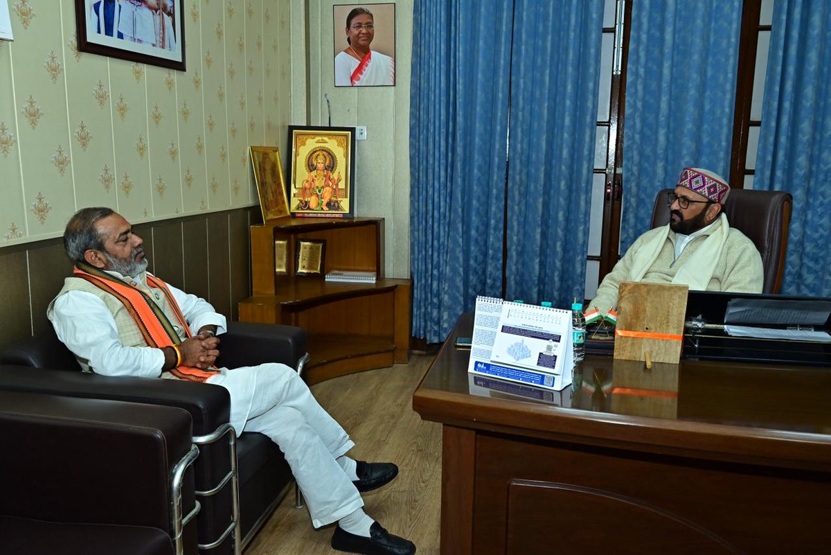 राष्ट्रीय परशुराम परिषद द्वारा चौधरी चरण सिंह विश्वविद्यालय, मेरठ में श्री परशुराम राष्ट्रीय शोध पीठ की स्थापना हेतु राज्य सरकार को औपचारिक प्रस्ताव सौंपा गया।

<a href="/myogiadityanath/">Yogi Adityanath</a> <a href="/YogendraUpadhy/">Yogendra Upadhyaya</a>