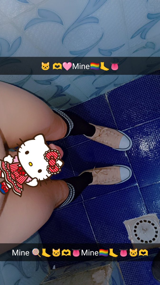 #بنوتى_ناعم #سالب_الرياض #كلبة_خاضعه #معصيتي_رحتي 
تلحس الوردي ولا 
رجلي👅🦶🐱🍭🍯