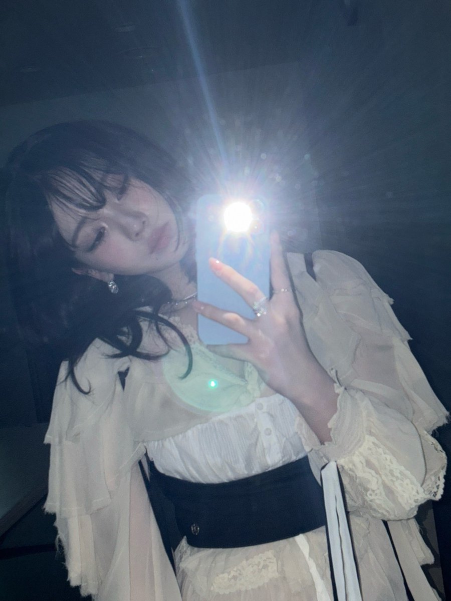 ⦅ 💬 ⦆ ───  How  was  your  day?  tell  me  about  it