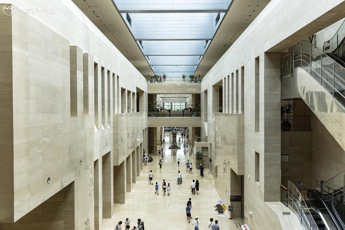 이거 국중박이라며 ?