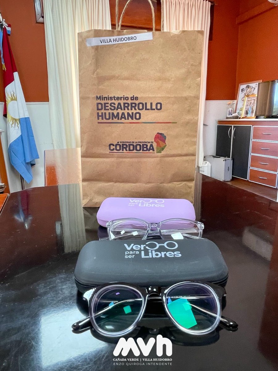 👓 En el marco del programa Ver para Ser Libres, el intendente Enzo Quiroga y el Hospital Municipal entregaron anteojos a niños y niñas de la localidad. Se realizaron 120 controles oftalmológicos, garantizando más salud e igualdad 💙

#UnGobiernoQueNosUne
#GestiónEnzoQuiroga