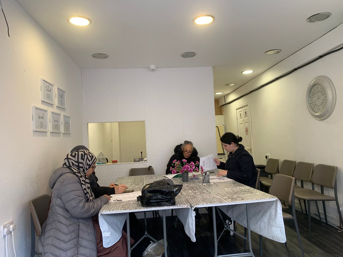 Empoweringeduc3's tweet photo. Join our ESOL classes every Wednesday and Thursday at Empowering Education.  
Learn English, and meet  new  friends. 
#empoweringeducation#learn#english#knowledge#community#Rochdale# https://t.co/NH9H2I9MD0