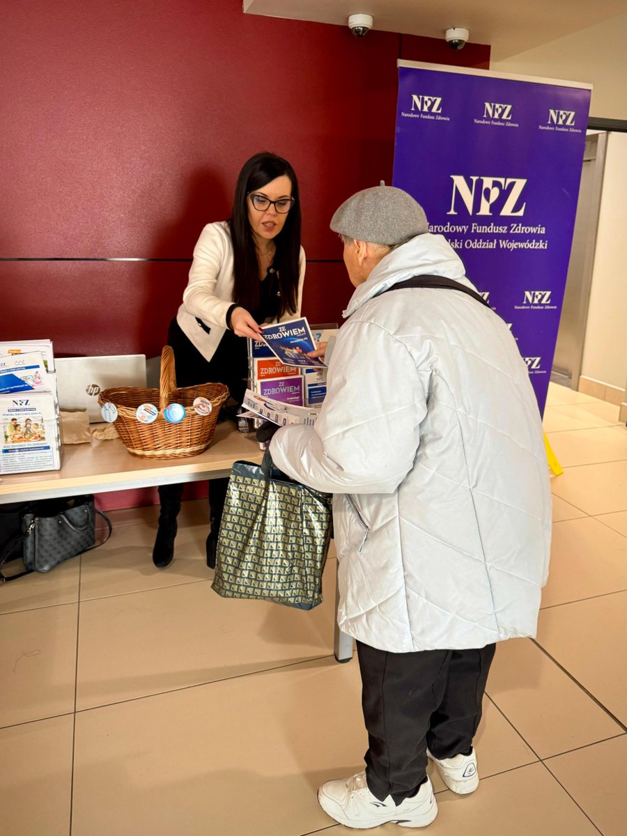 NFZ_Krakow's tweet image. W Światowy Dzień Chorego wspólnie ze specjalistami z ZPS w @MojTarnow rozmawialiśmy o tym, czym jest opieka nad chorym, ale też jak dbać o siebie, żeby zdrowie służyło nam przez lata.

To 4⃣ filary:
🍀 #profilaktyka,
🍀 #dieta,
🍀 aktywność fizyczna,
🍀 rezygnacja z nagłogów.