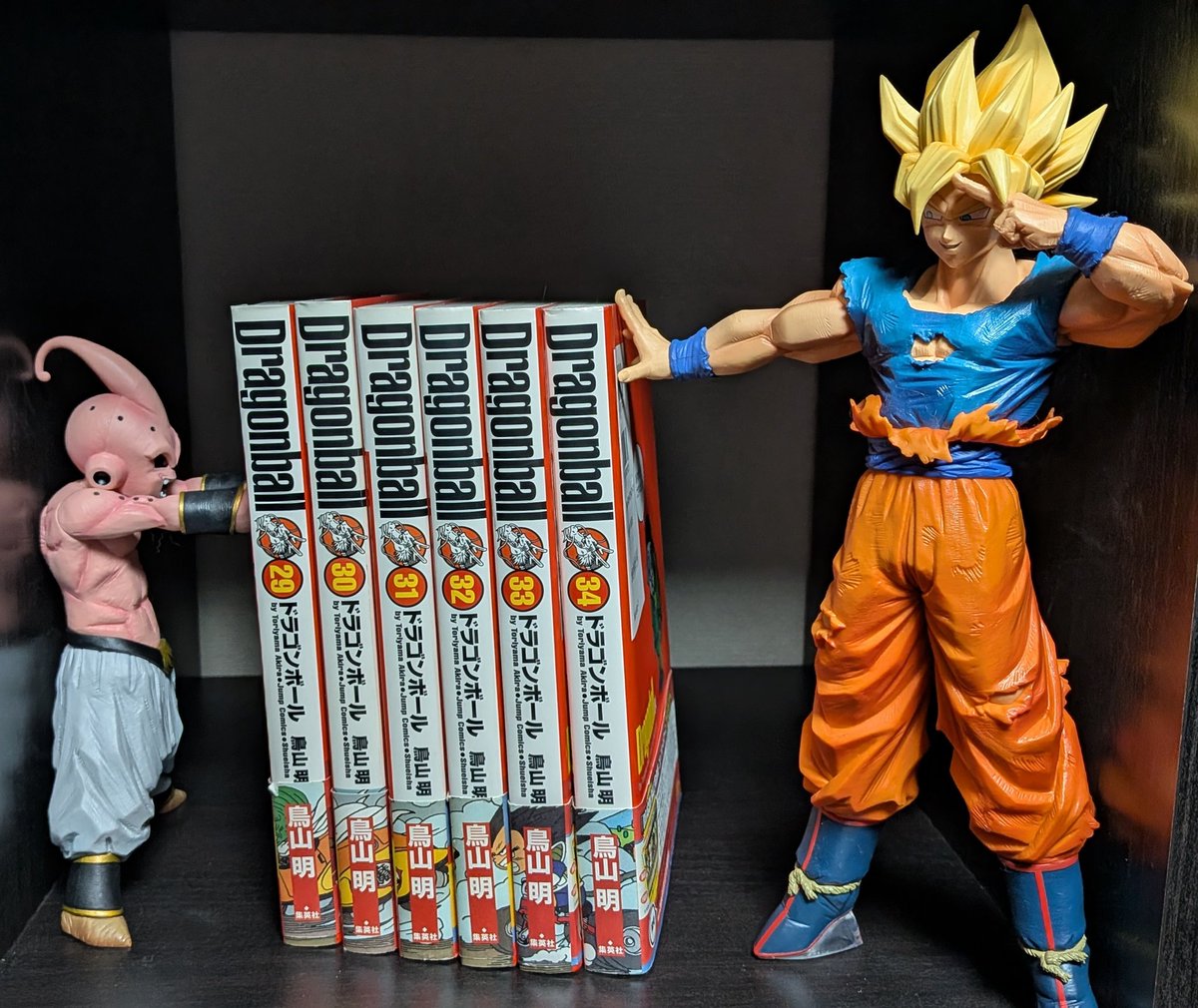 このドラゴンボール完全版にちょうど合うブックスタンド良いな