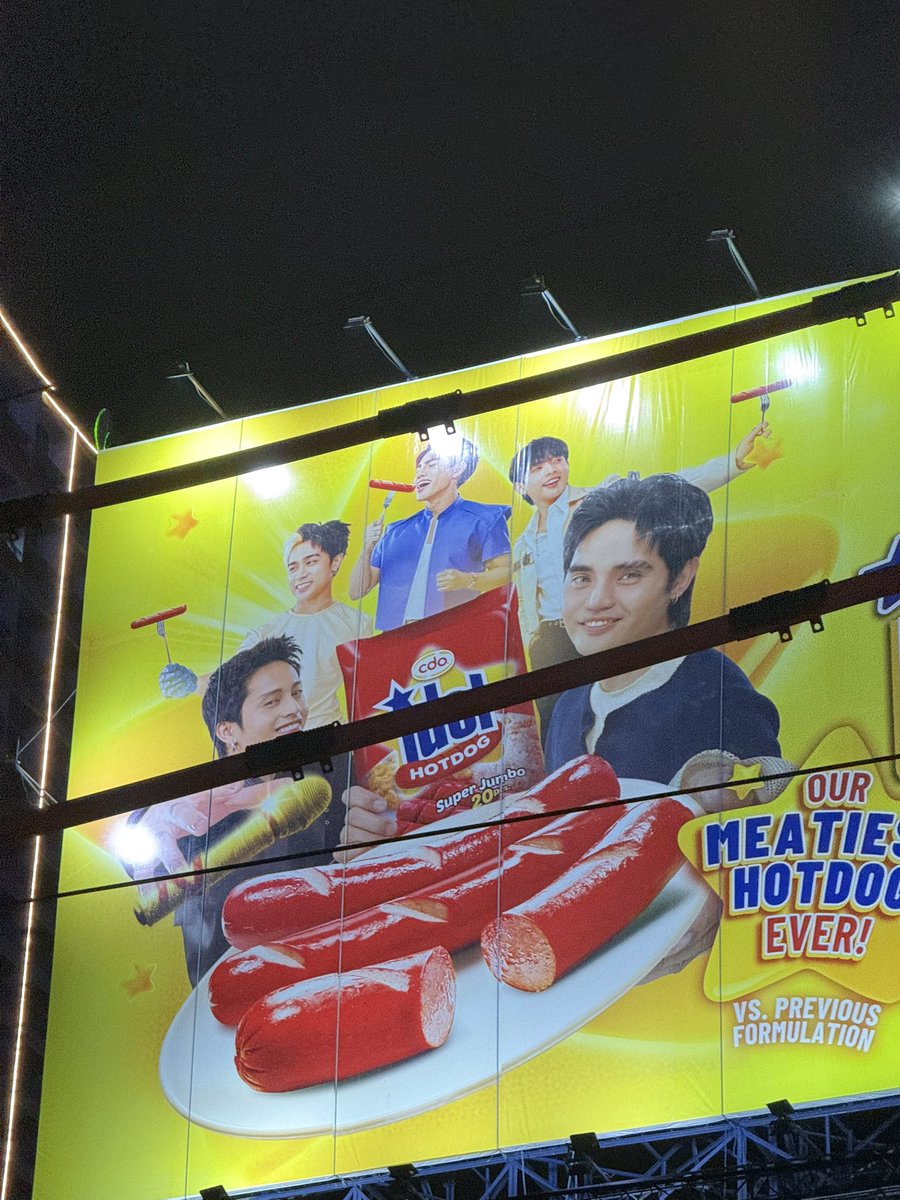 may pa billboard na pala CDO ehehehehe di ko lang nakuhanan maayos kasi nasa daan ako 😂 miss youu boys <a href="/SB19Official/">SB19 Official</a> 💛