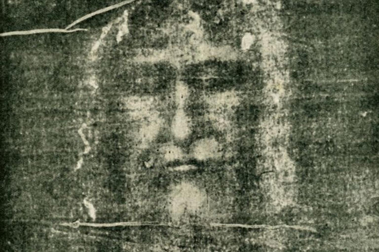 BigHarryShipman's tweet photo. Hey @frickleyafc I'm hearing a whisper that the Shroud Of Turin is actually one of Keith Whiteleys old bath towels - have you heard anything? https://t.co/XJgSb8l5s7