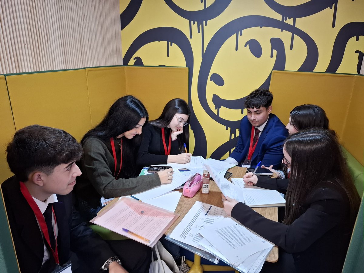 ZFCadiz's tweet photo. Nuestro edificio #ZonaBase @IncubazulCadiz ha acogido la IV edición del Torneo de Debate Económico, de @EconomistasCdz
El equipo ganador ha sido el Colegio San Felipe Neri de #Cádiz, que participará en la final nacional en Madrid @EconomistasOrg
+ info👇
https://t.co/fEtyfqtCNq https://t.co/TX4vK43aEt