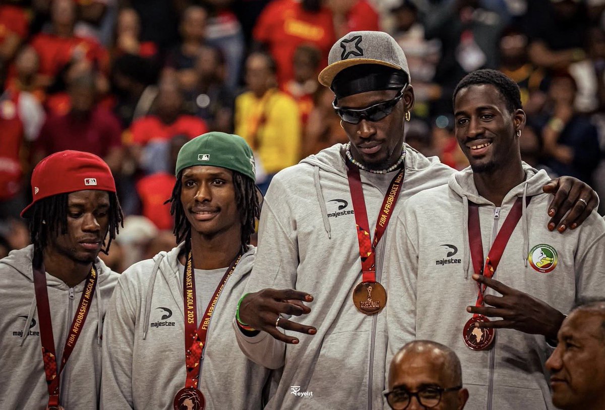 Bref, parlons un peu basket pour changer de sujet.
Dakar accueille la deuxième fenêtre du groupe B, composé du 🇸🇳 🇨🇮 🇨🇩 🇲🇬, qui se déroulera du 26 février au 1ᵉʳ mars.
📍Stade Marius Ndiaye

La billetterie est ouverte, mais malheureusement il n’y a pas de réservation en ligne.