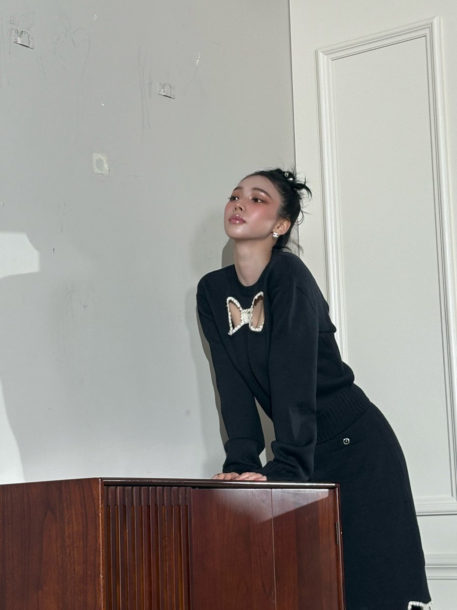 Walls listen, unmoving and pale.
Stillness sharpens every gesture.
Nothing    asks   to    be    hurried.
Presence  fills  the  room   alone.
Composure   becomes   art. ⦅ ઇଓ ⦆