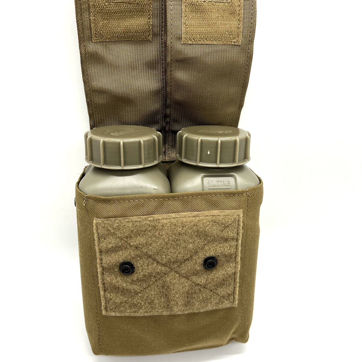 Platatac decor 1リッター フラスコ

savanna.thebase.in/items/81400892

ミリタリーユースのためにPlatatacが設計し、オーストラリアの老舗家庭用品メーカーDecorが製造する1L容量のウォーターボトルです。