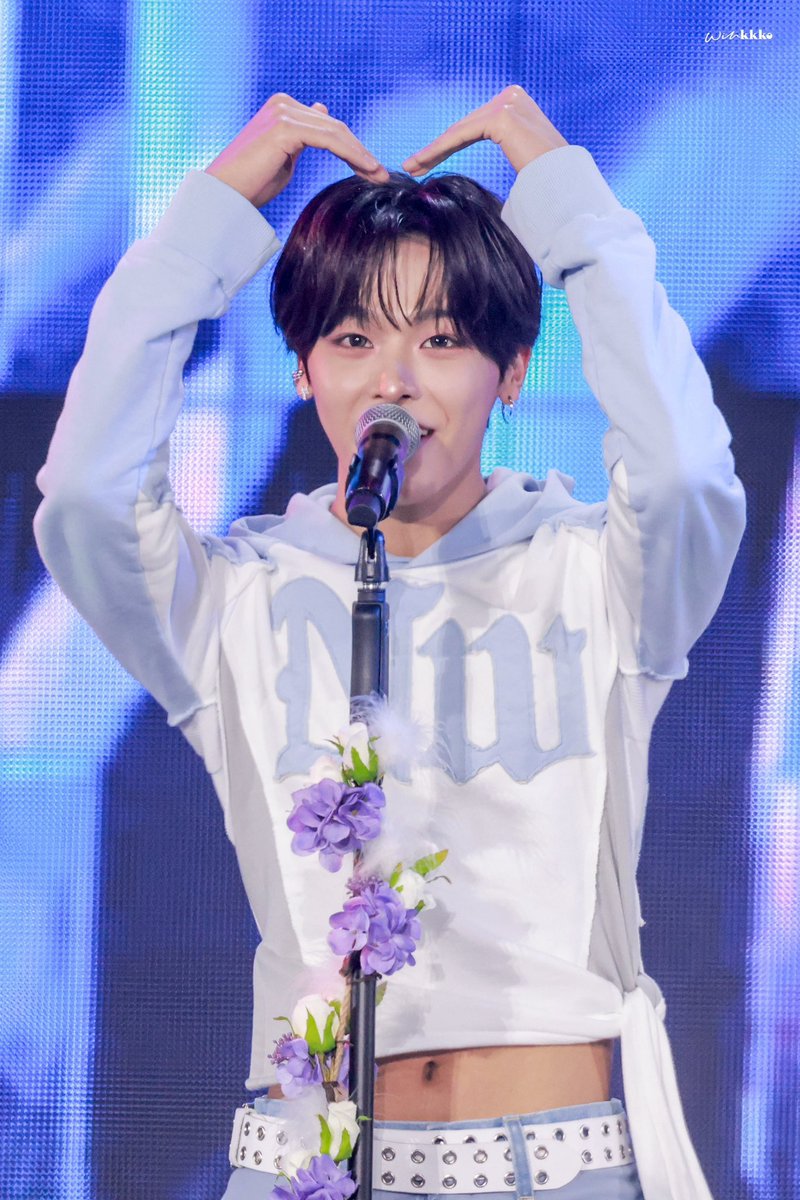 buzyyydd's tweet photo. 너꼭렌즈색 알아봐주는사람만나 https://t.co/6E8SeHEqv3