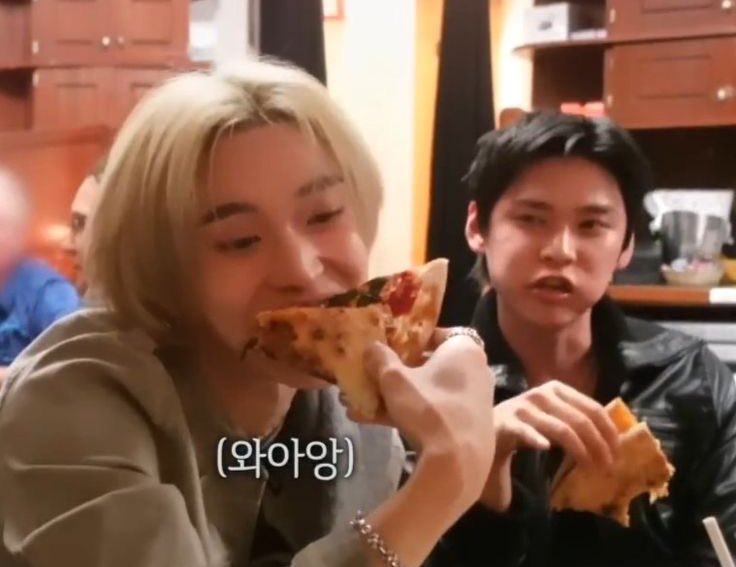 มากินข้าวนำกั๋นเด้ออ้าย