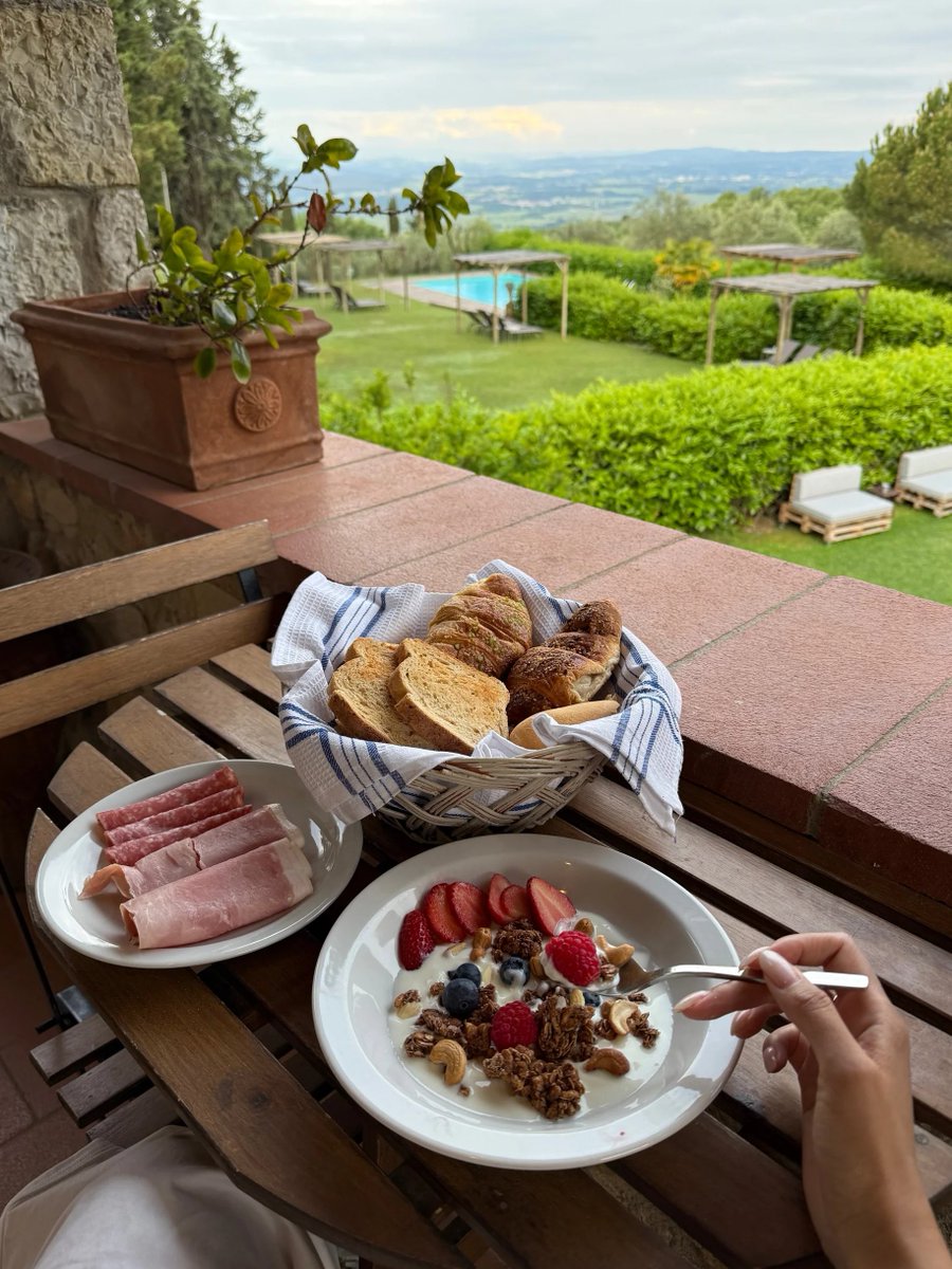 Time_catchX's tweet image. イタリアで一番好きな町、シエナ！私の旅行の思い出です。