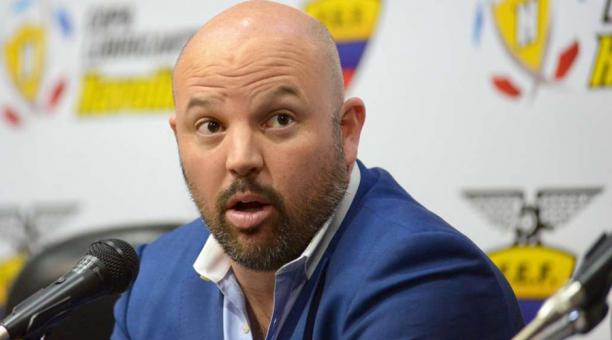 Miguel Ángel Loor presidente de la Liga Pro a enviado un certificado de honorabilidad a favor del Chimichurri Aquiles Álvarez, entre ratas apoyándose.
Son tiempos difíciles para la banda criminal GDO RC5 😅😅😅😅