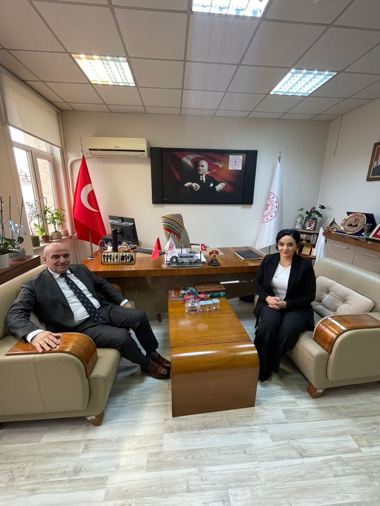 Ziyaret 📍
Balıkesir Büyükşehir Belediyesi Genel Sekreteri Naki ÇETİN, İl Müdürümüz Sayın Neslihan VURUCU’yu makamlarında ziyaret ederek, hayırlı olsun dileklerinde bulundular.

Nazik ziyaretleri ve güzel temennileri için kendilerine teşekkür ediyoruz.