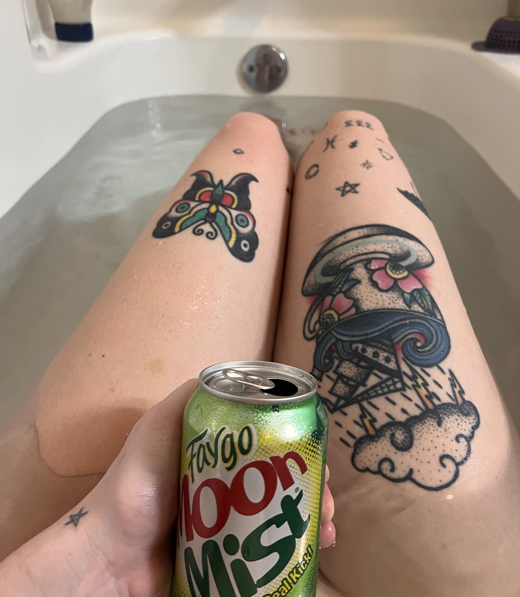 Abby McCoy (sometimes live) tweet media