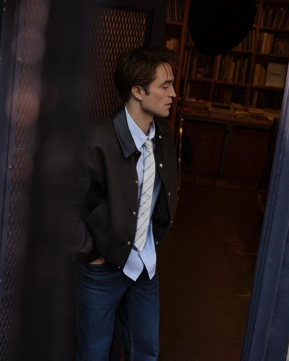 series_golden's tweet image. Robert Pattinson for Dior Beauty. 📷