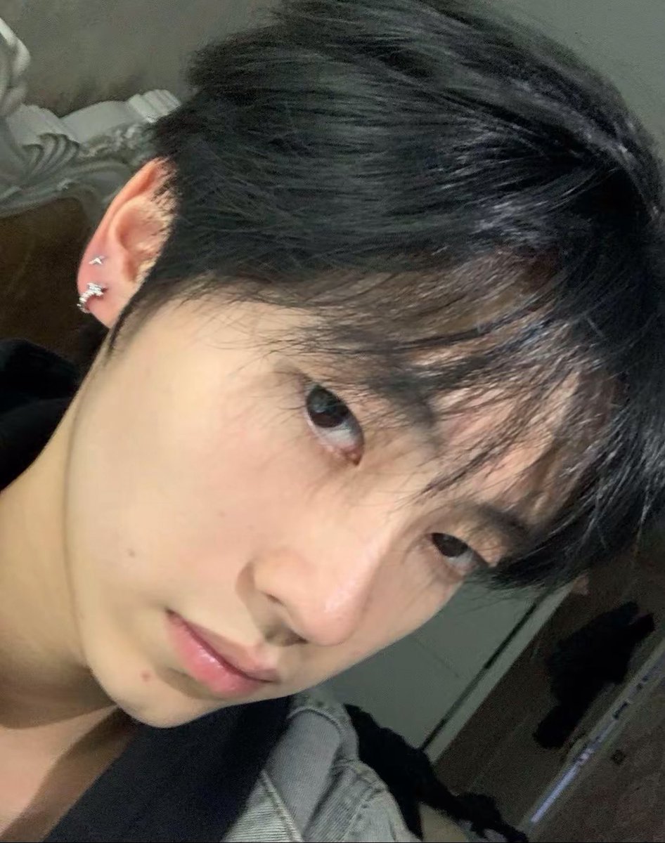 I0VE520's tweet photo. 有没有哥哥想要，高一19cm，🉑0🉑1，🉑狼🉑奶，风格由你定，养成型恋人，被操的时候水溢的满地，操的时候精液射你满b，喜欢肌肉男，喜欢吃大鸡吧，可以深喉吞一嘴，不是处男见谅、曾经被爸爸内射过一次，ip湖北，全球🉑飞，机票我出，我不缺这点机票钱，喜欢年上，我的乳头可骚了一捏就红有没有爸爸操 https://t.co/PNIdCTldT7