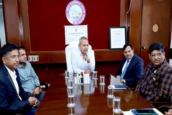 “एमपी ट्रांसको के साथ कदम से कदम मिलाकर राष्ट्र निर्माण में सहभागी बनेगी पावर ग्रिड”

पॉवर ग्रिड के प्रतिनिधि मंडल के साथ एमपी ट्रांसको की उच्च स्तरीय बैठक

RM : shorturl.at/HJF0K

<a href="/DrMohanYadav51/">Dr Mohan Yadav</a> <a href="/PradhumanGwl/">Pradhuman Singh Tomar</a> #Energy #Jansamparkmp