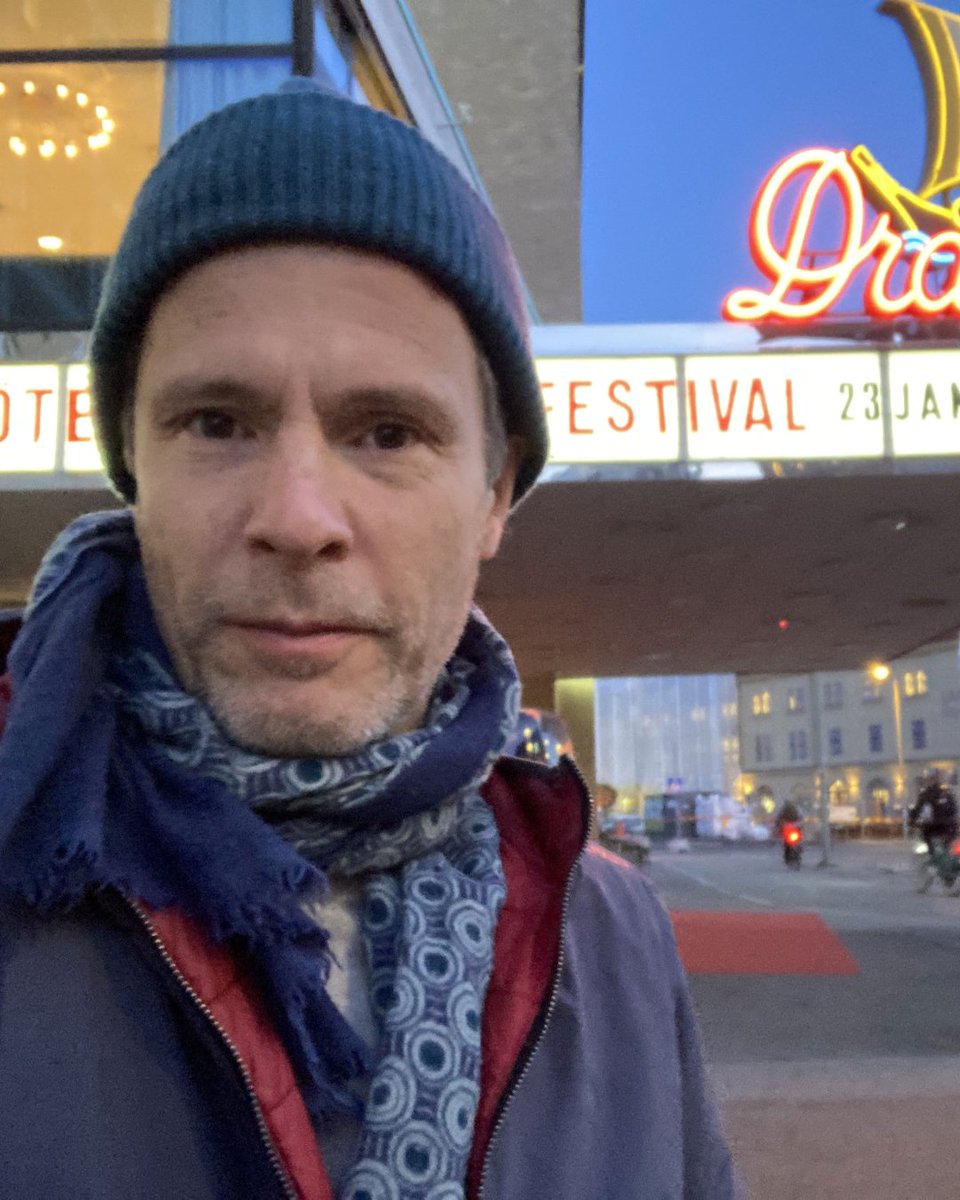 ✨ 𝗜𝗡𝗧𝗘𝗥𝗡𝗔𝗧𝗜𝗢𝗡𝗔𝗟 𝗛𝗜𝗚𝗛𝗟𝗜𝗚𝗛𝗧𝗦 𝟮𝟬𝟮𝟲 (𝘀𝗼 𝗳𝗮𝗿)
𝗘𝗟𝗢𝗡 𝗠𝗨𝗦𝗞 𝗨𝗡𝗩𝗘𝗜𝗟𝗘𝗗 – 𝗧𝗵𝗲 𝗧𝗲𝘀𝗹𝗮 𝗘𝘅𝗽𝗲𝗿𝗶𝗺𝗲𝗻𝘁
#beetzINVESTIGATIV #tesla #elonmusk #selfdriving #documentary #investigativ #antennafestival #channel9, #Mediawan #beetzbrothers