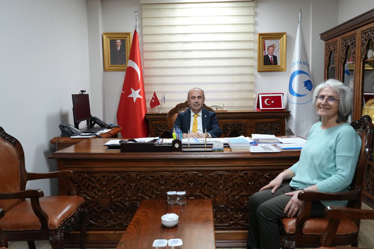 profmehmetkeles's tweet photo. Üniversitemizde uzun yıllar özveriyle görev yapan, bilgi ve tecrübesiyle kurumumuza değer katan İdari ve Mali İşler Daire Başkanımız Sayın Lilifer Merkan, emekliliği vesilesiyle bizleri ziyaret etti.

Görev süresi boyunca verdiği emek ve Üniversitemize sunduğu hizmetler için kendisine teşekkür ediyor, emeklilik hayatında sağlık, huzur ve mutluluklar diliyorum.