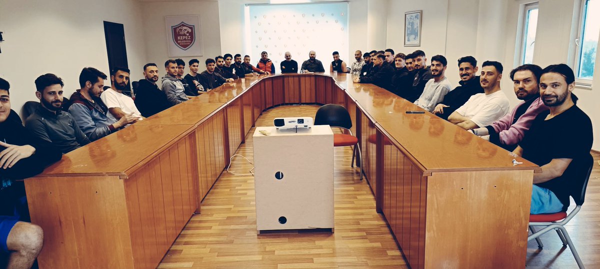 Başkan Akçay, "Size olan güvenimiz sonsuz"

Kepezsporumuzun Başkanı Emin Akçay, Teknik Direktör İbrahim Yazıcı, teknik heyet ve futbolcularla Kepez Belediyesi Spor Kompleksi’nde bir araya geldi.