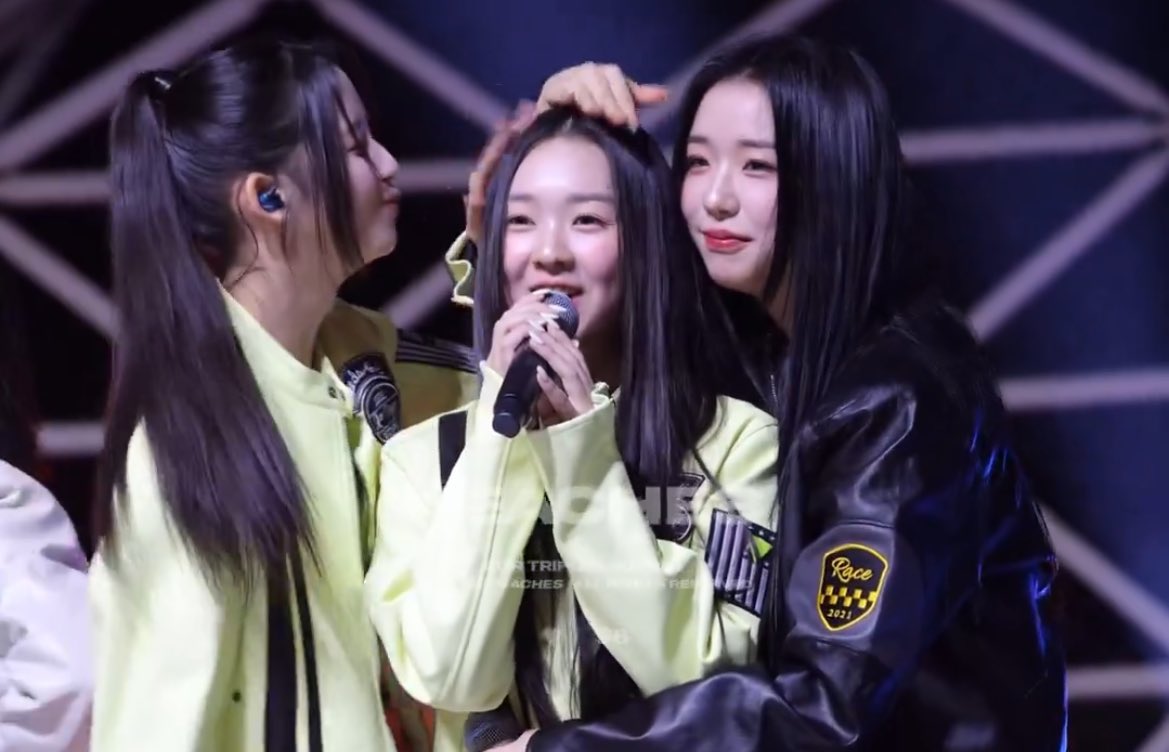 クアってやっぱり最高
誰1人として遠慮して喋らないし
マンネが自由すぎるし
オンニ達全員マンネの事大好きなところ変わってない