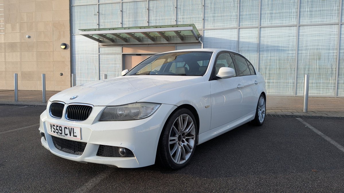 MomentumUK's tweet photo. BMW 318 M Sport for Sale

Finished in the best colour, minor marks, in excellent condition for the year.

FSH, brand new brakes, full leather 

Located in York, England https://t.co/xCnuae2uu6