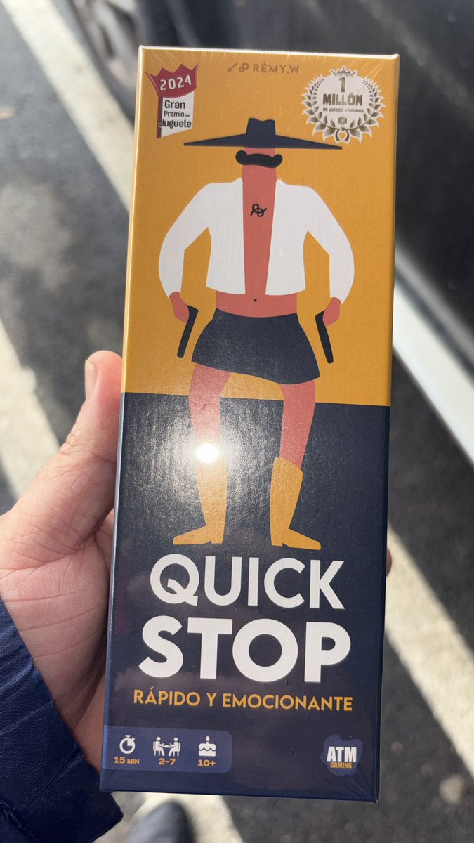 Chueco_18's tweet image. Gracias a mi novia he descubierto un nuevo hobby, los juegos de mesa. Hoy me he comprado este, #QuickStop. ¿Alguien por aquí que le gusten los juegos de mesa? ¿Habéis jugado a este?