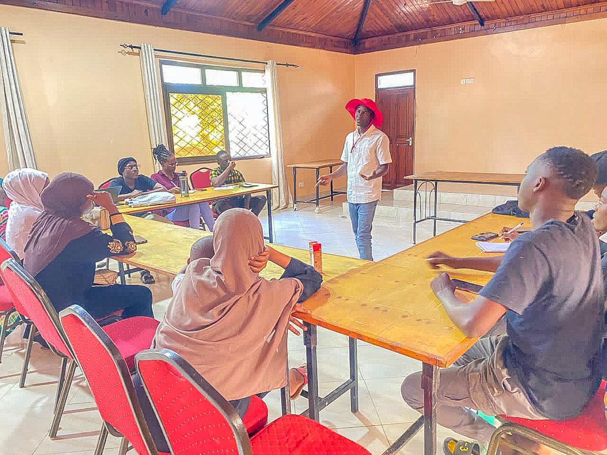 RedcrossKwale's tweet photo. As part of the In-School Program, we sensitized 15 volunteers on topics such as dissemination, first aid and fire safety, life skills, among others. The volunteers will sensitize these topics to learners through the Red Cross clubs we have in different schools in Kwale County. https://t.co/j5ydqKDwDR