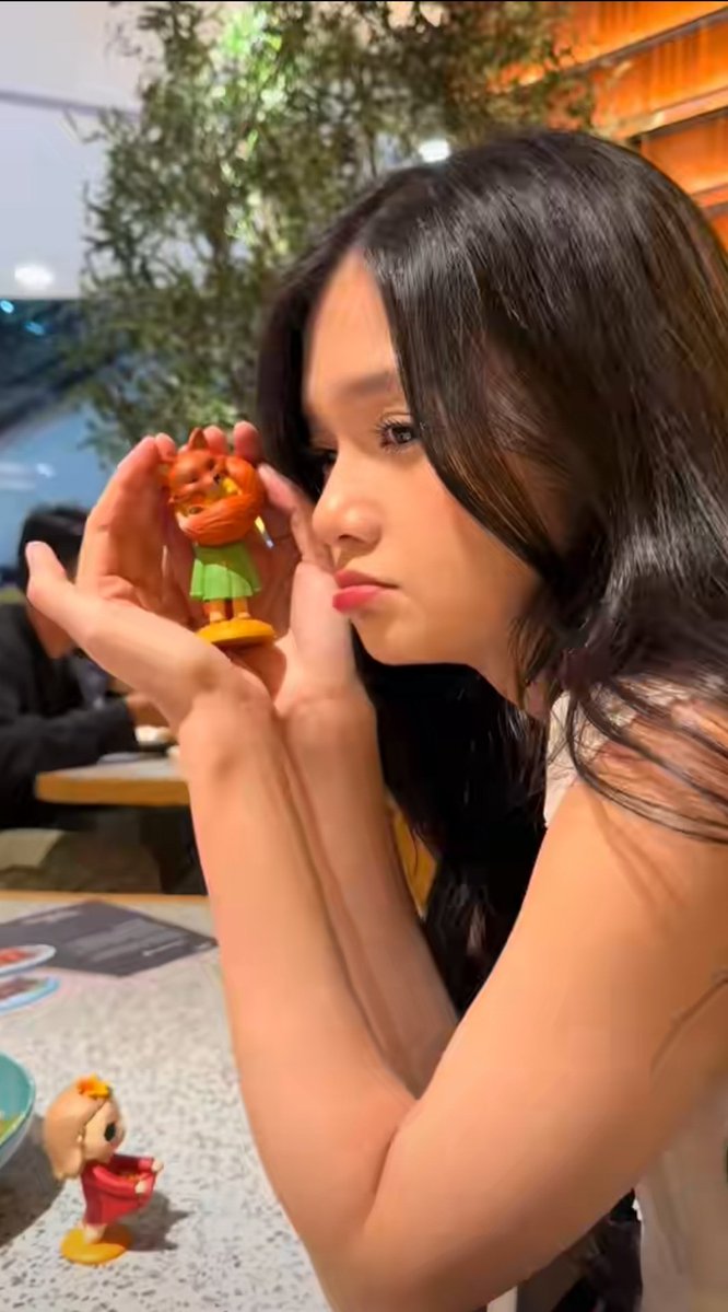 Hallo cantikku <a href="/C_IndahJKT48/">Indah Cahya</a> 🙋
Kalo dipikir2 nih yaa, kliatannya sih dirasa2, aku menerka-nerka bahwasanya aku tuh, anu... Eehhmm gini, bentar2 😮‍💨 RINDU!