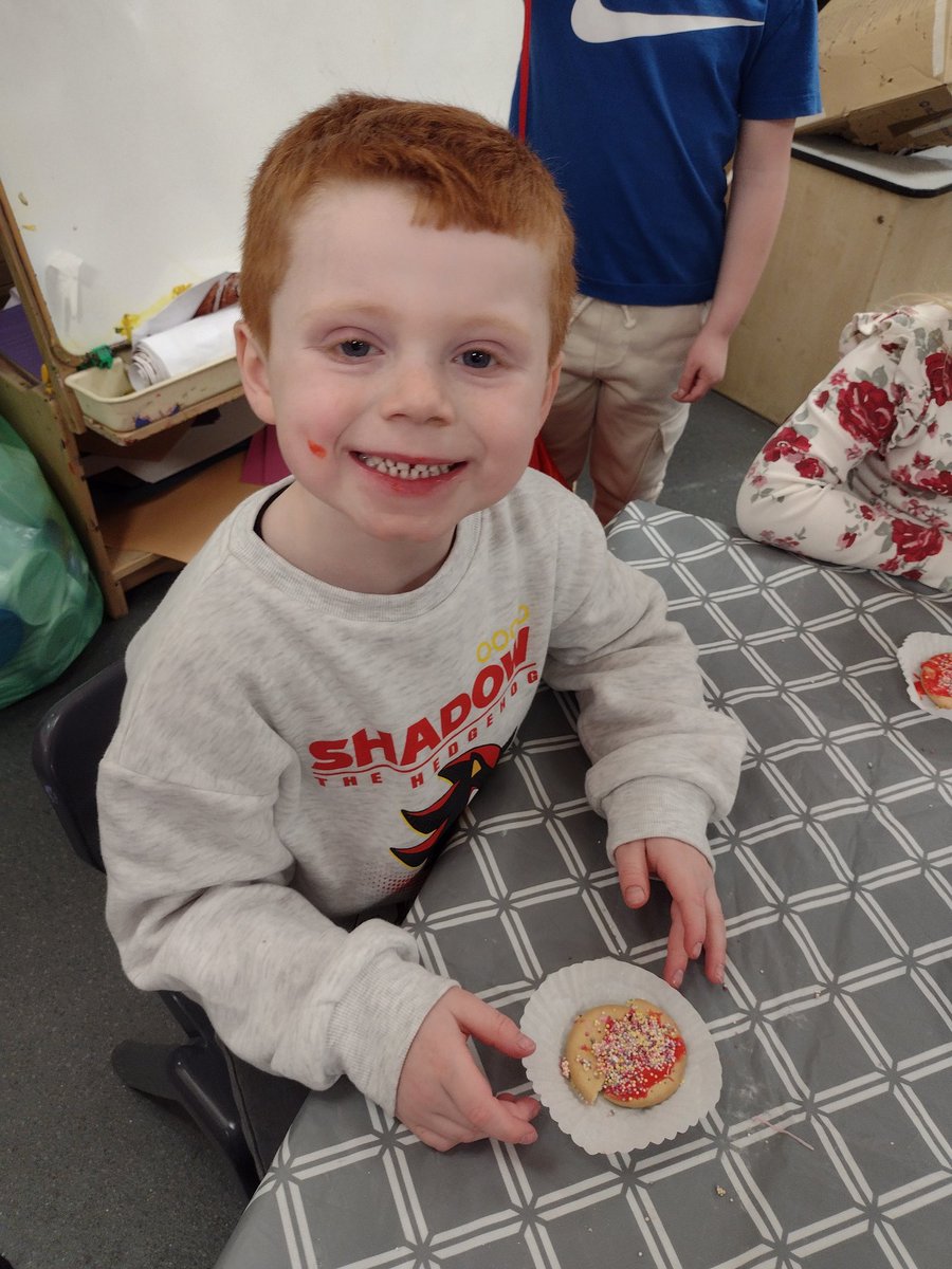We have loved decorating and eating valentines biscuits in FS2! ❤️💌 Mmm