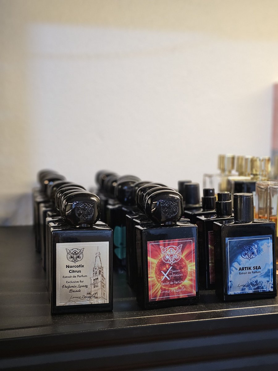 تتوفر تشكيلة بأكثر من ثلاثين عطر من عطور لورينزو بازاغليا كعينات في متجرنا 🔥