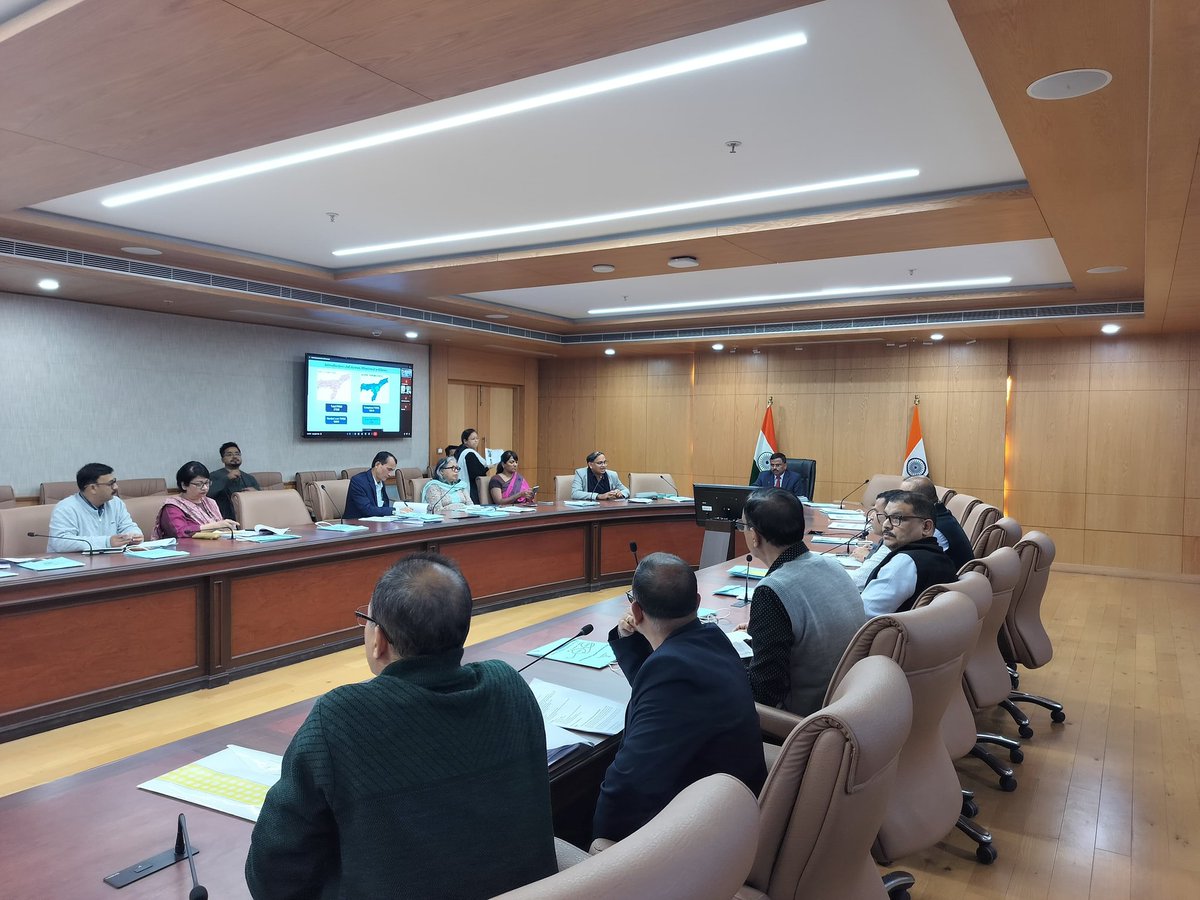 JJM_Assam's tweet image. #JJMUpdate | Dr. Ravi Kota, IAS, Chief Secretary, Assam chaired the 21st Apex Body Meeting of the State Water &amp;amp; Sanitation Mission (#SWSM) held at his office today. 1/3