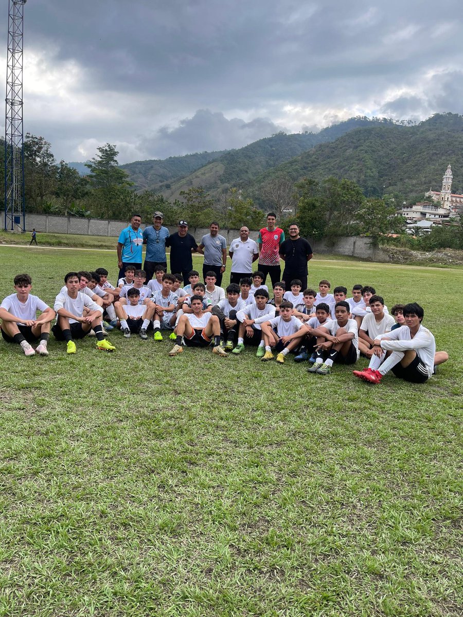 elfinalista tweet media