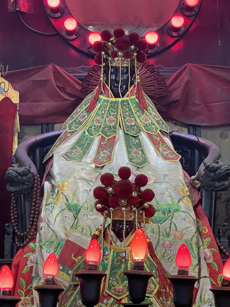 skywind_fm's tweet image. แชร์ทริกในการไหว้เทพจีนแล้วรู้สึกว่าได้ผลเอง
-ก่อนอื่นเลยรู้สึกเองว่าต้องแต่งตัวสวย 55 เหมือนเราไปเจอญาติผู้ใหญ่
-ไหว้ทีกง (ฟ้าดิน)ก่อนขอให้ท่านเปิดทาง
-ตอนอธิษฐานกับเทพประธาน แนะนำตัวบอกชื่อ-นามสกุล ให้ชัดเจน
-ที่สำคัญ  ควรขอพรแค่ข้อเดียว ที่ต้องการที่สุดค่ะ  (หลายข้อมักไม่ได้)