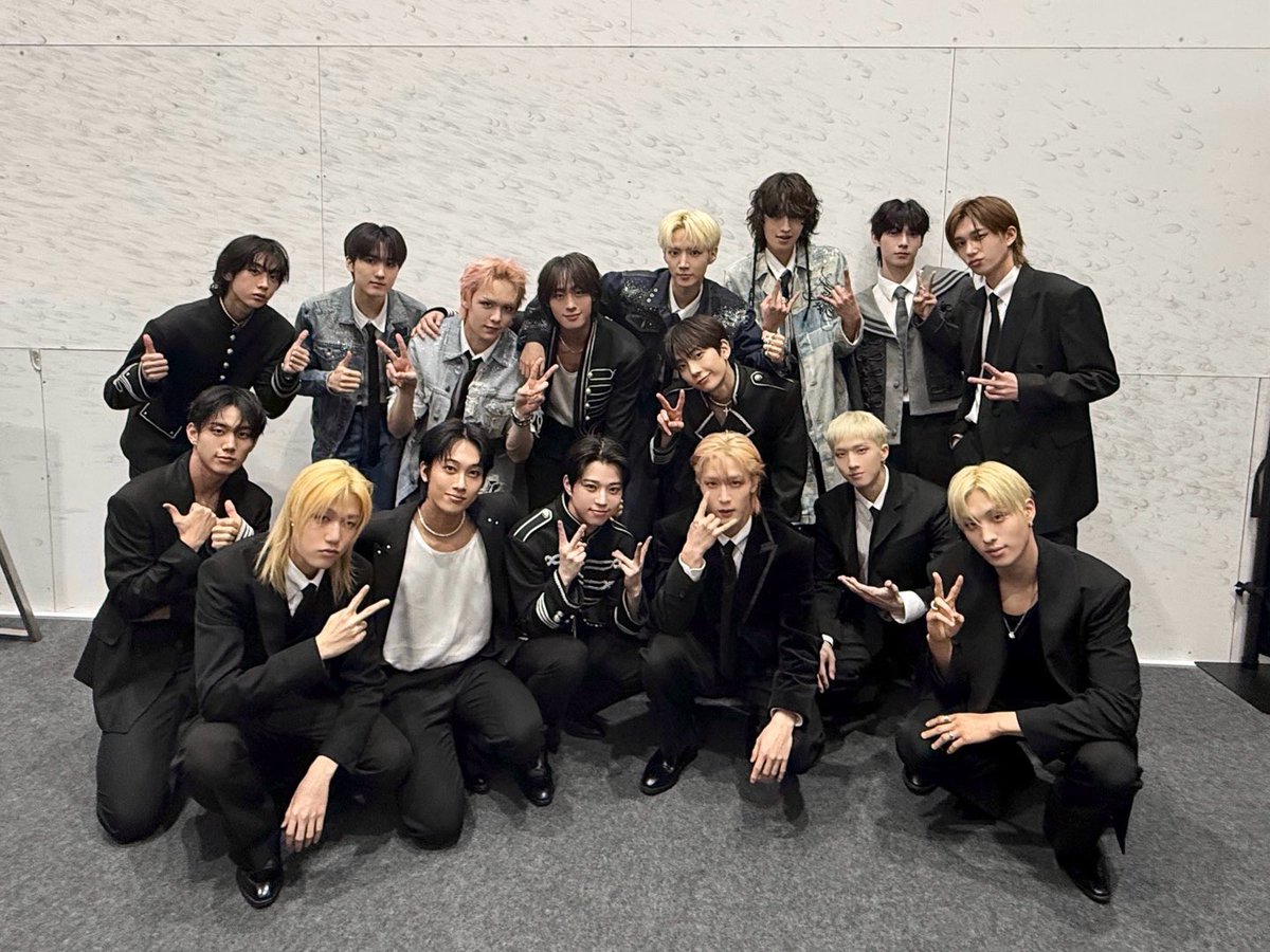 [📸] 2026 D-AWARDS

with FNC Family✨

#FNC #P1Harmony #HiFiUnicorn #AxMxP #CHUEILIYU #DAWARDS #디어워즈