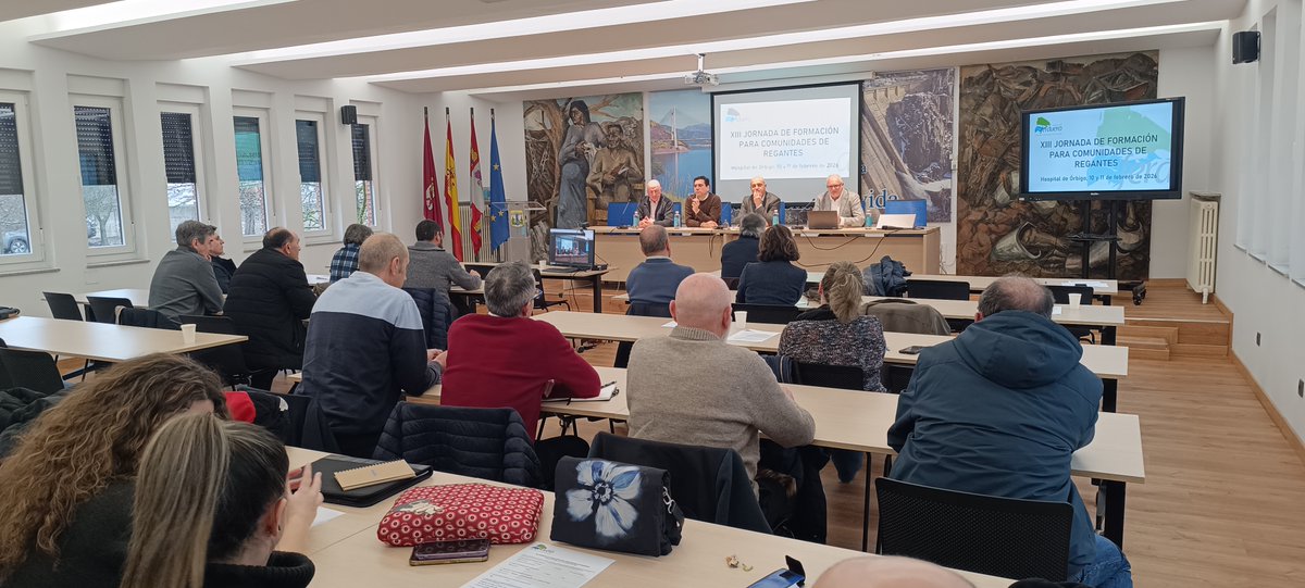 Acto de clausura presidido por el Viceconsejero de Agricultura, Ganadería y Desarrollo Rural de la <a href="/jcyl/">Junta de Castilla y León</a>, D. Jorge Llorente Cachorro, acompañado del Subdirector de Obras y Explotación de <a href="/SEIASA_OFICIAL/">SEIASA💦🇪🇸</a>, del Presidente de Ferduero y del Secretario de Ferduero