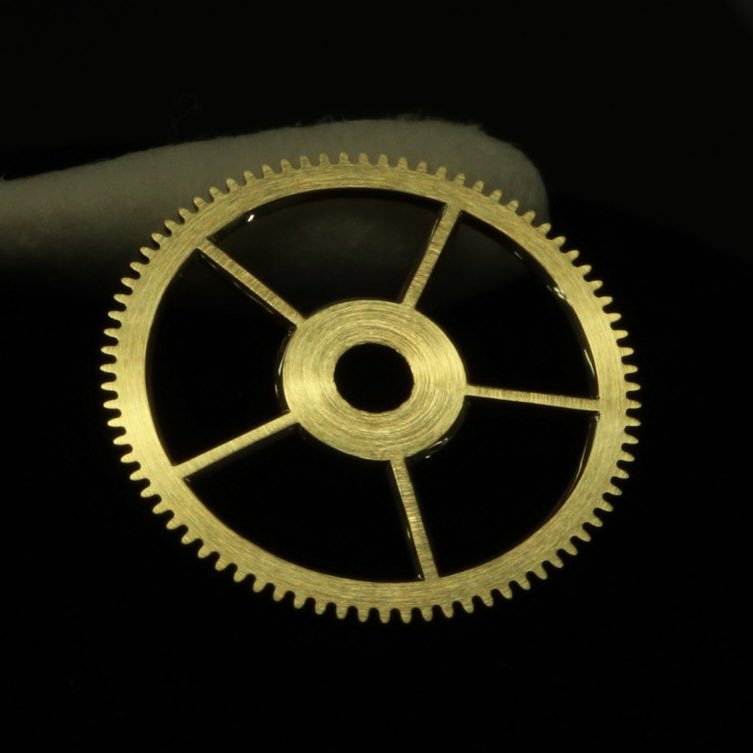 すでに次の歯車の作業をしているなり それはそうとひとまず、これを