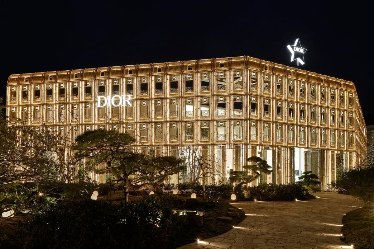 fashionsnap's tweet image. 【新着】夢の館「ディオール バンブー パビリオン」が代官山に2/12オープン。竹、和紙、禅の庭など日本の美が融合。花が彩る「カフェ ディオール」も。 fashionsnap.com/article/2026-0…
