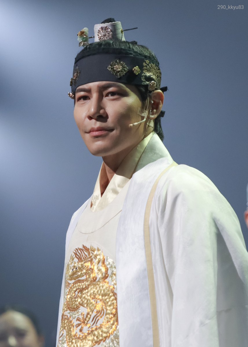 260211 한복입은남자 커튼콜데이
근엄 뀨세종❤️‍🔥
세종/진석 #이규형
