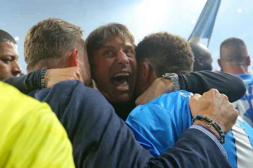 Attaccano Conte come attaccavano Maradona, siamo tornati al clima mediatico anti-Napoli del 1990

Al Nord di calcio ne capiscono e sanno che è lui il tesoro del Napoli, lui il valore aggiunto, lui il garante della competitività. E lo stanno accerchiando. Il Napoli ha subito