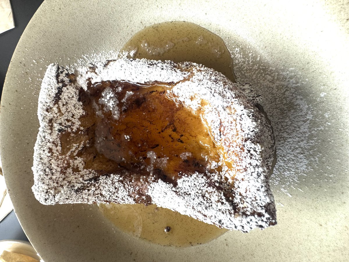 친구들데꼬카페가면좋은점: 먹고싶은디저트 양껏 시킬수있닼ㅋㅋ