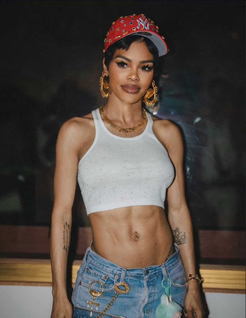 A 10/10 beautiful Black woman 🖤