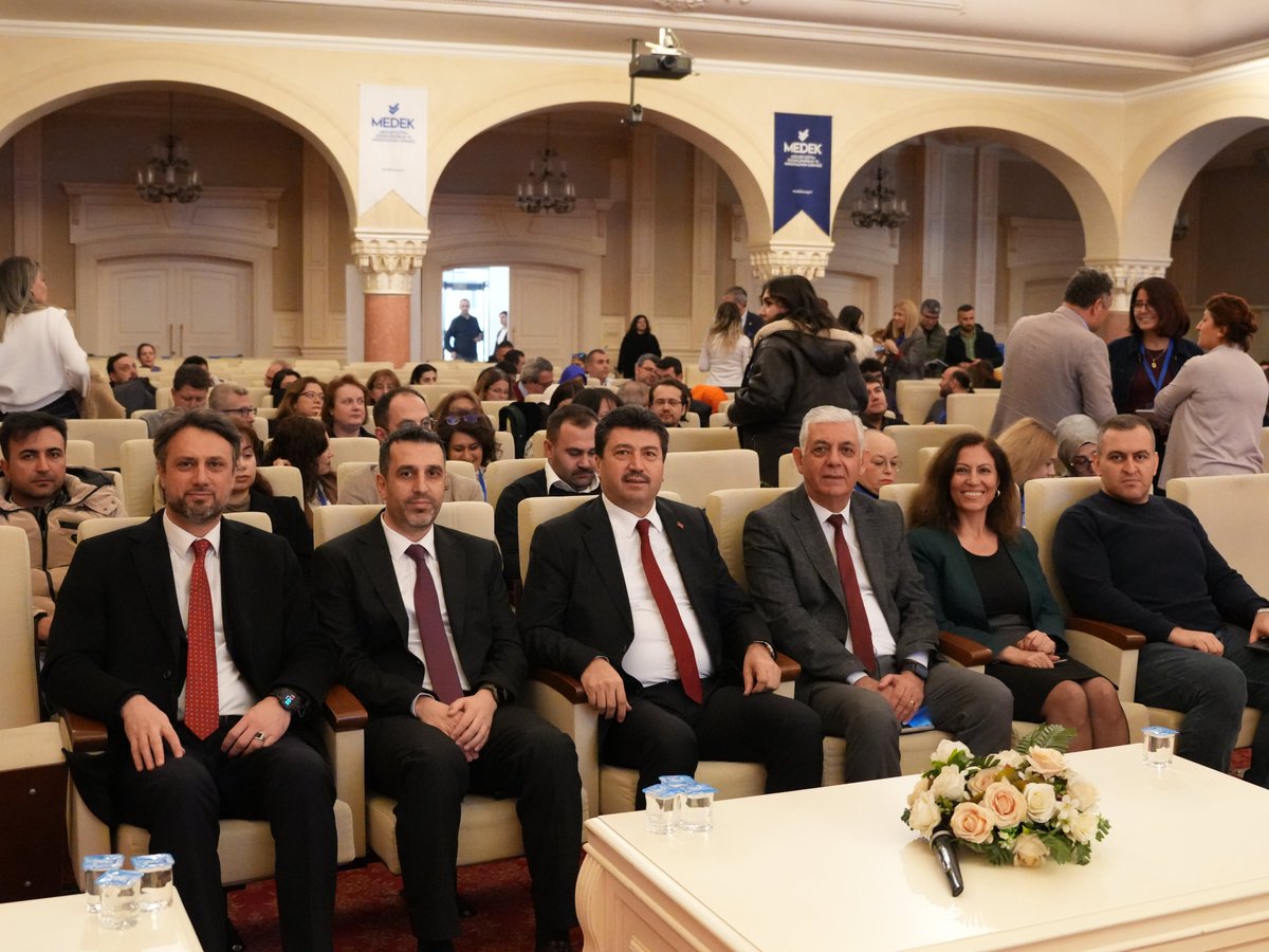 MEDEKMEK's tweet photo. ✅MEDEK ilk Bölgesel Eğitimini başarıyla gerçekleştirdi!

2026–2027 Akreditasyon Süreci Bilgilendirme Toplantıları, Gazi Üniversitesi ev sahipliğinde Ankara’da başladı. 

Bölgesel planlanan bu toplantılarla, akreditasyona hazırlanan programlara rehberlik edilmesi amaçlanmaktadır. https://t.co/ITcjvcweQs
