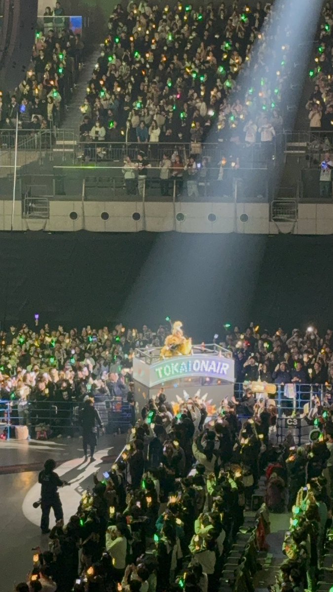 nanapi_04's tweet image. 煮ても東海！焼いてもオンエア！お前ら全員生の俺らで焦がしたろ〜会！！

席は遠かったけど一体感あって最高でした🫶🏻
チケット当ててくれた友達に感謝、、！
#東海オンエア