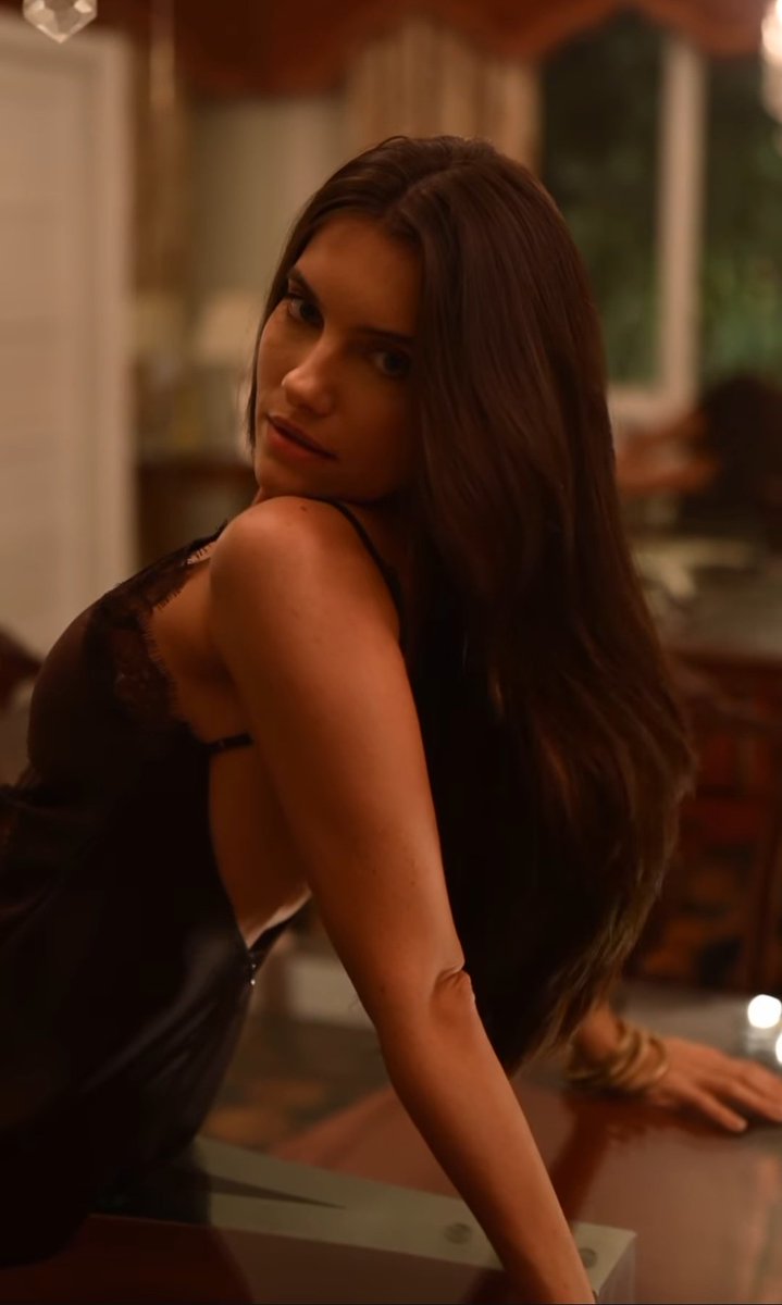 Como pode a naturalidade dessa mulher em nos deixar no chão! Bandidaaaaaa🔥🔥🔥